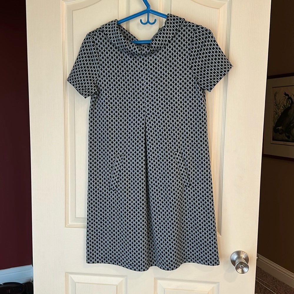 Tyler Boe XS short sleeves black and gray roll neck dress with pockets.